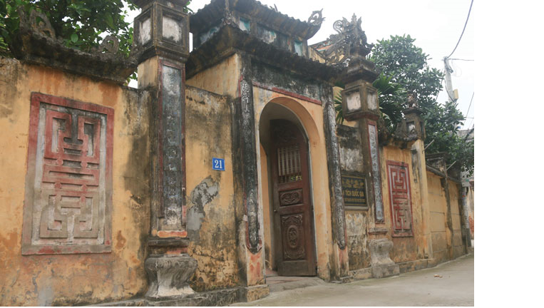 Cổng đền thờ Lưỡng quốc Trạng nguyên Nguyễn Trực.